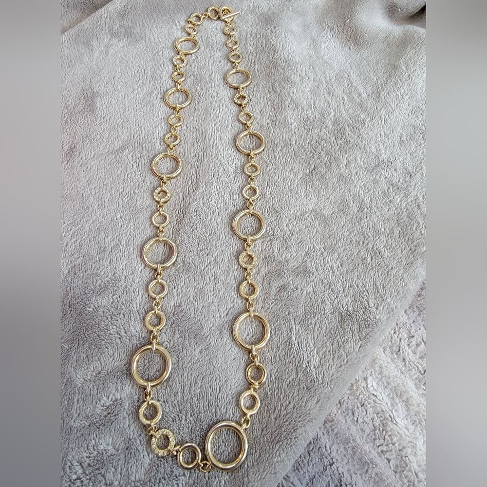 Daisy Fuentes necklace